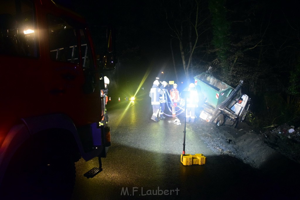 Container LKW umgestuerzt Koeln Brueck Bruecker- Dellbruecker Mauspfad P200.JPG - Miklos Laubert